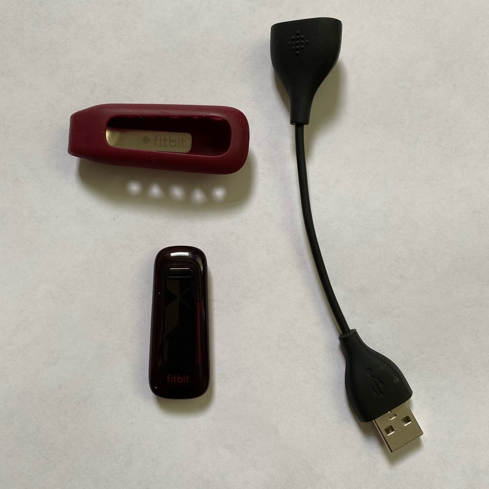 💰SOLD💰 Fitbit Inspire - Set with Charger & Clip
